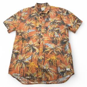 Quiksilver size Medium Orange Brown Hawaiian print Camouflage short sleeve shirt